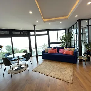Precioso Paseo Maritimo , Marbella España